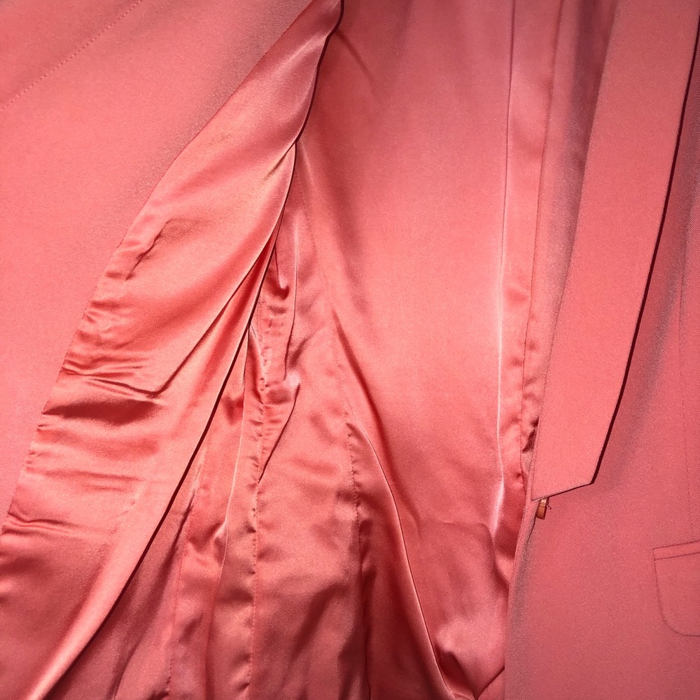 Guess coral silk look single button modern streamlined slim blazer. Size 6 - Picture 7 of 14